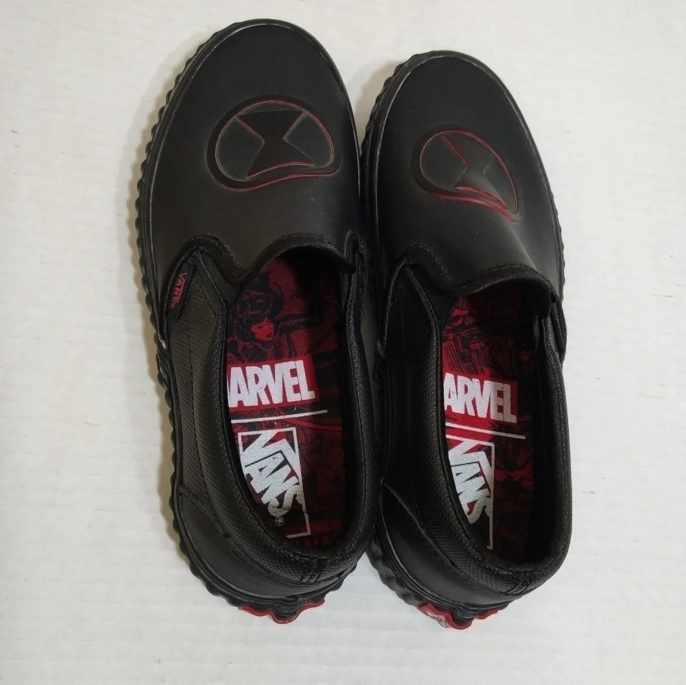 Vans Off The Wall Unisex X Marvel Leather Slip-On Shoes Black Widow 5 6.5 - Picture 3 of 11